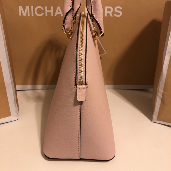 🎉SOLD🎉New MKLarge Pink Dome Satchel Handbag - Picture 3 of 8